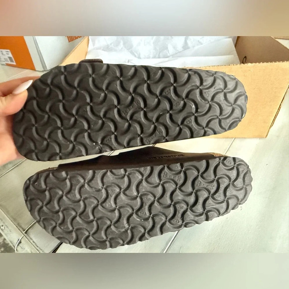 Birkenstock Arizona Soft Footbed Oiled Leather in Color Habana - Picture 6 of 7